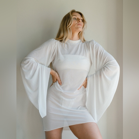 Londre The Airy Mesh Dress in Flat White - Picture 1 of 6
